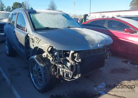 2014 Jeep Compass Sport z USA, uszkodzony, nr VIN 1C4NJCBB3ED560128